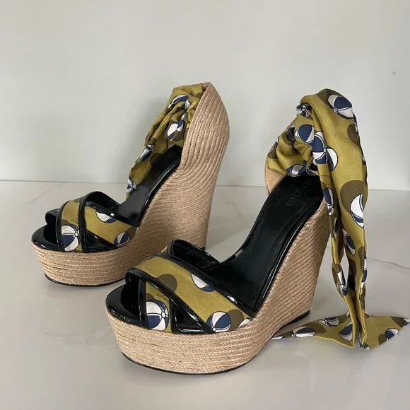 AUTHENTIC GUCCI RESORT COLLECTION WEDGES - Picture 7 of 11